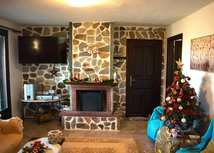 Yourlittlemiracle-Panoramicview+Firepit+Garden+Bbq