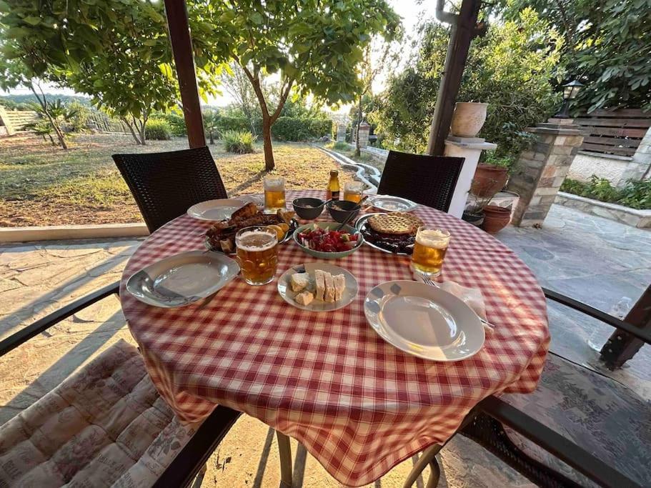 Yourlittlemiracle-panoramicview+firepit+garden+bbq