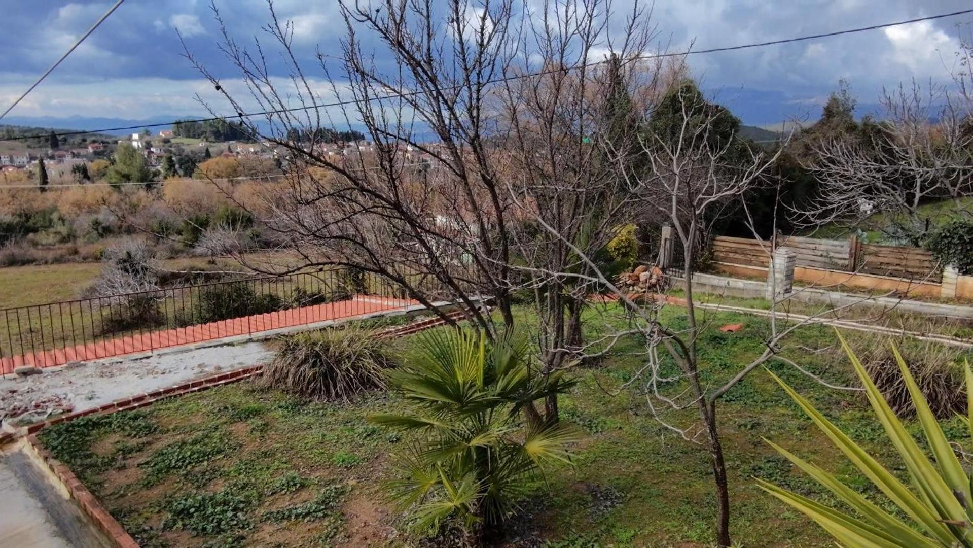 Yourlittlemiracle-panoramicview+firepit+garden+bbq